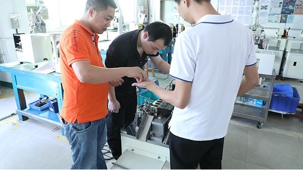 東莞全自動點膠機