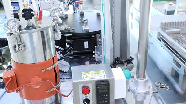 全自動(dòng)精密點(diǎn)膠機(jī)