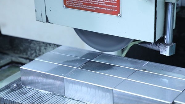 自動(dòng)點(diǎn)膠機(jī)