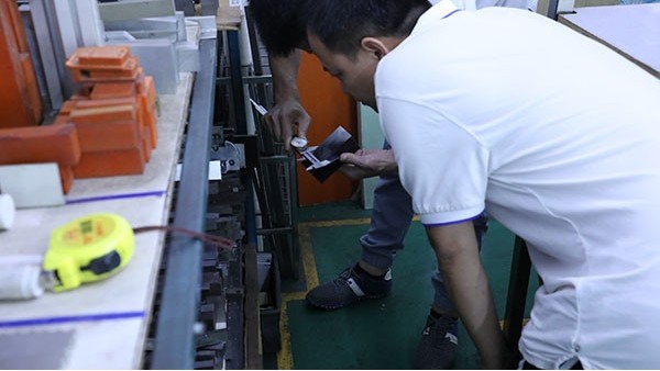 多功能自動點膠機