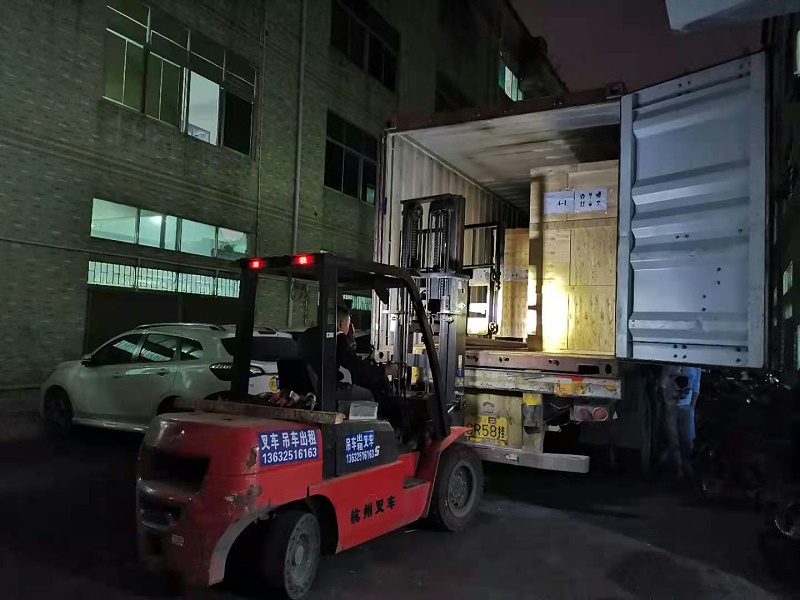 全自動魚型口罩機(jī)廠家裝柜圖