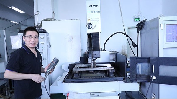 桌面型全自動點膠機