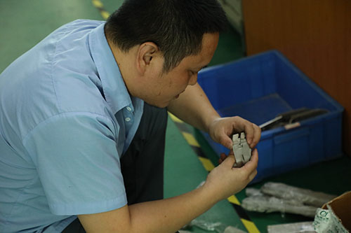 視覺全自動點膠機質檢