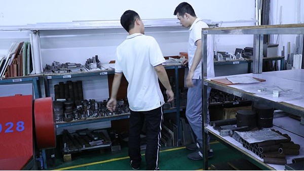 點膠機哪個品牌好