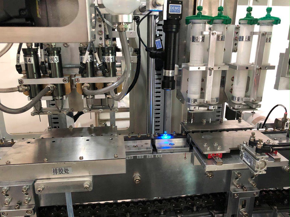 全自動(dòng)視覺插殼點(diǎn)膠機(jī)點(diǎn)膠系統(tǒng)