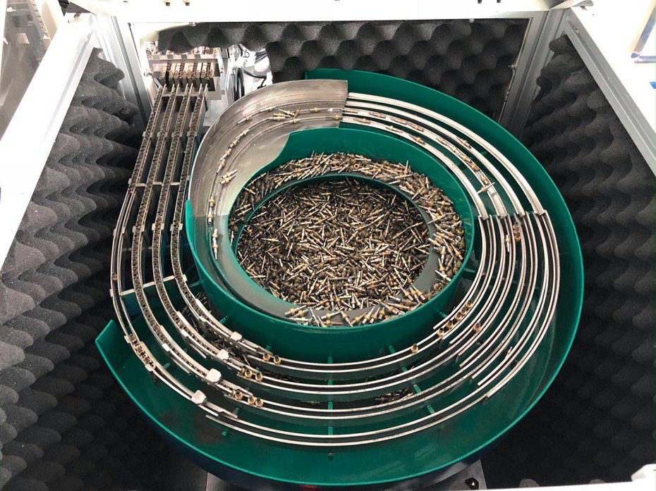 全自動(dòng)視覺插殼點(diǎn)膠機(jī)震動(dòng)盤