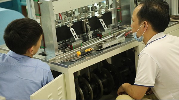 四軸點(diǎn)膠機(jī)