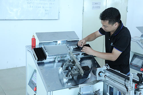 全自動(dòng)視覺點(diǎn)膠機(jī)廠家